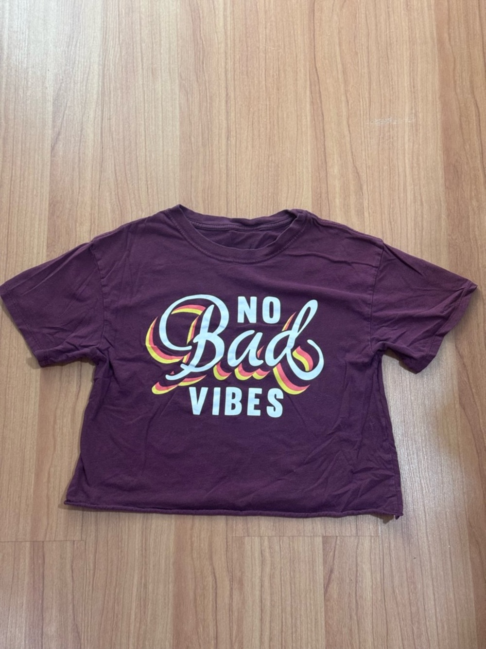 Burgundy “No Bad Vibes” Cropped Graphic Tee Size XS